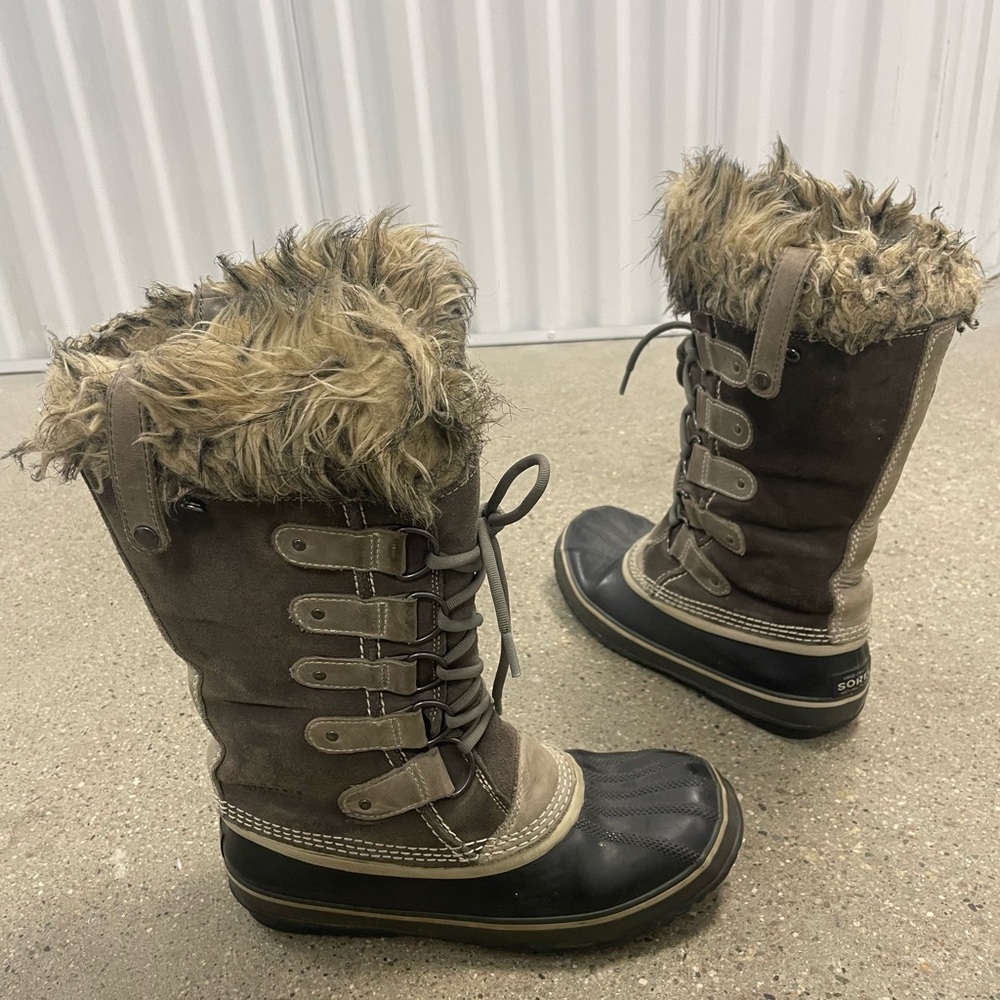Sorel Joan of Artic boots gray size 9